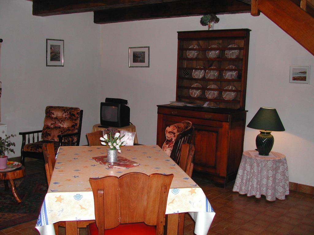 Les Gites De Garz Ar Bik Brasparts Room photo